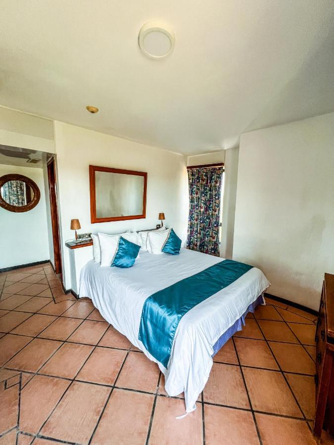 Hotel California Playa El Yaque Екстер'єр фото