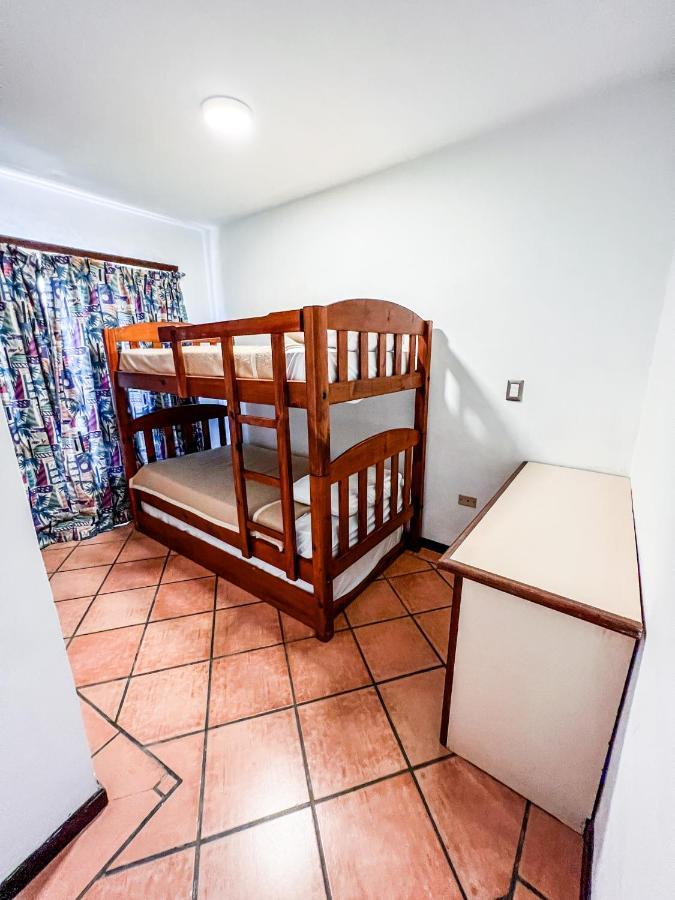 Hotel California Playa El Yaque Екстер'єр фото